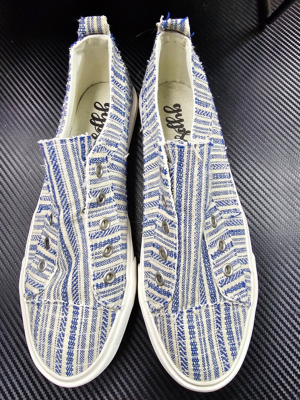Gypsy Jazz No Lace Blue Slip on Sneakers Size 9